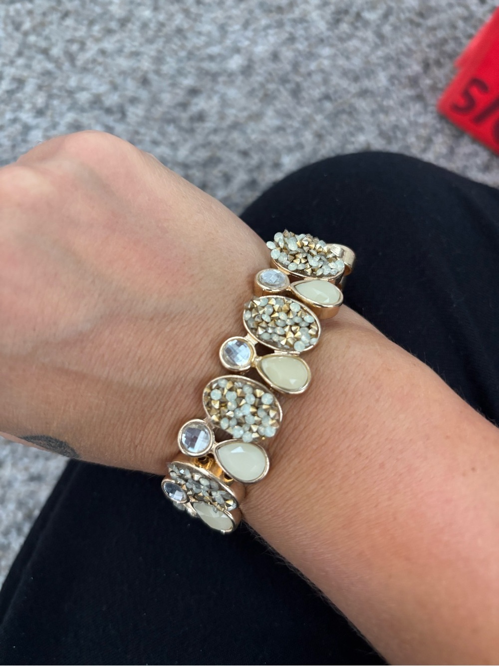 Gold-Tone Ivory Crystal Cluster Stretch Bracelet